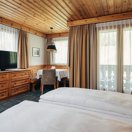 Wellnesshotel Engadin Samnaun Exterior foto
