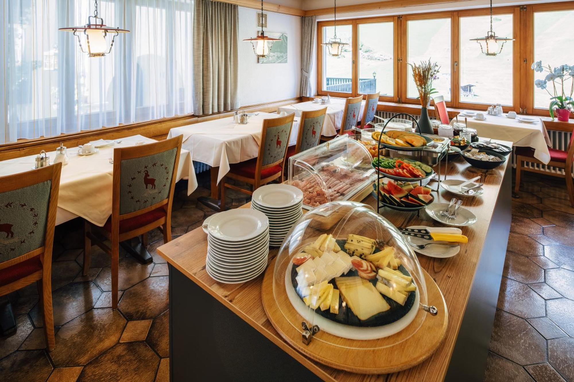 Wellnesshotel Engadin Samnaun Exterior foto