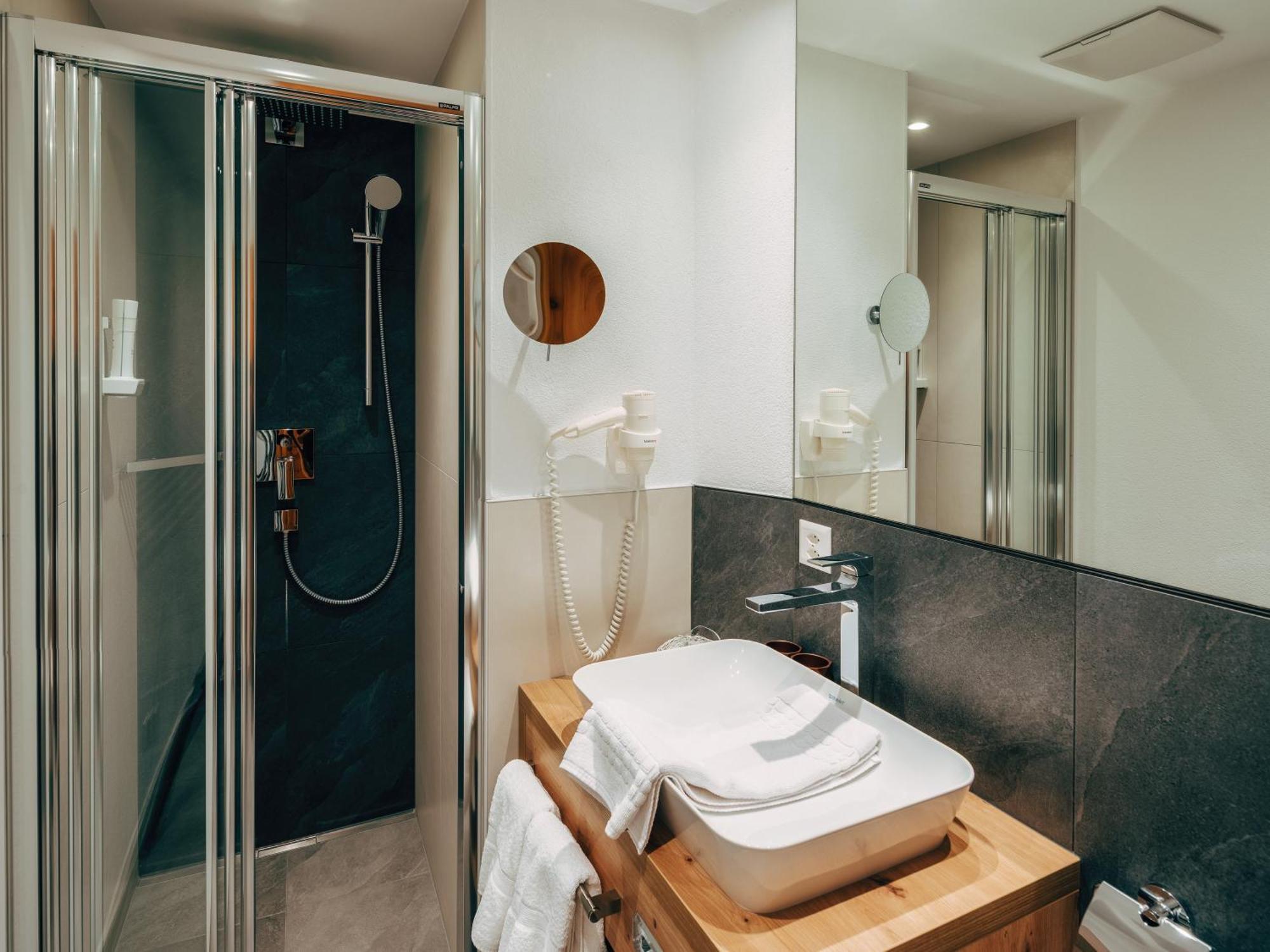 Wellnesshotel Engadin Samnaun Exterior foto